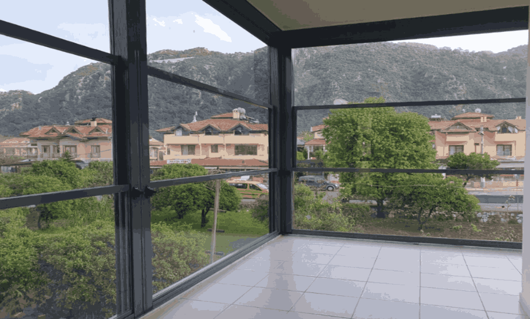 Giyotin Cam Balkon Modelleri m² Fiyatları
