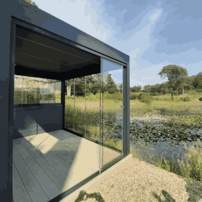 Pergola Cam Balkon