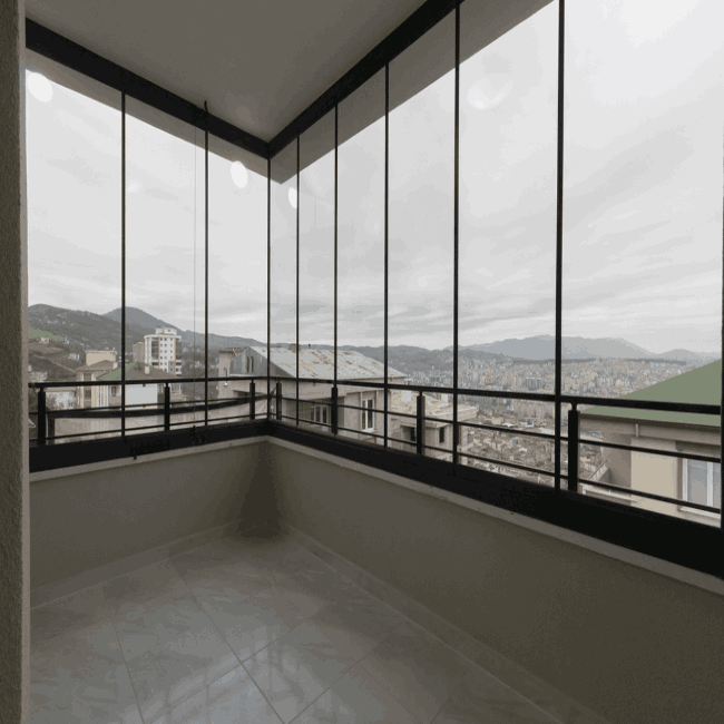 Cam Balkon