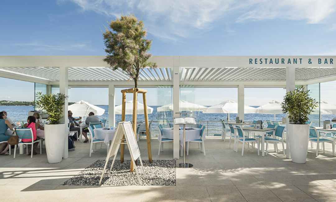 Rolling Roof Pergola